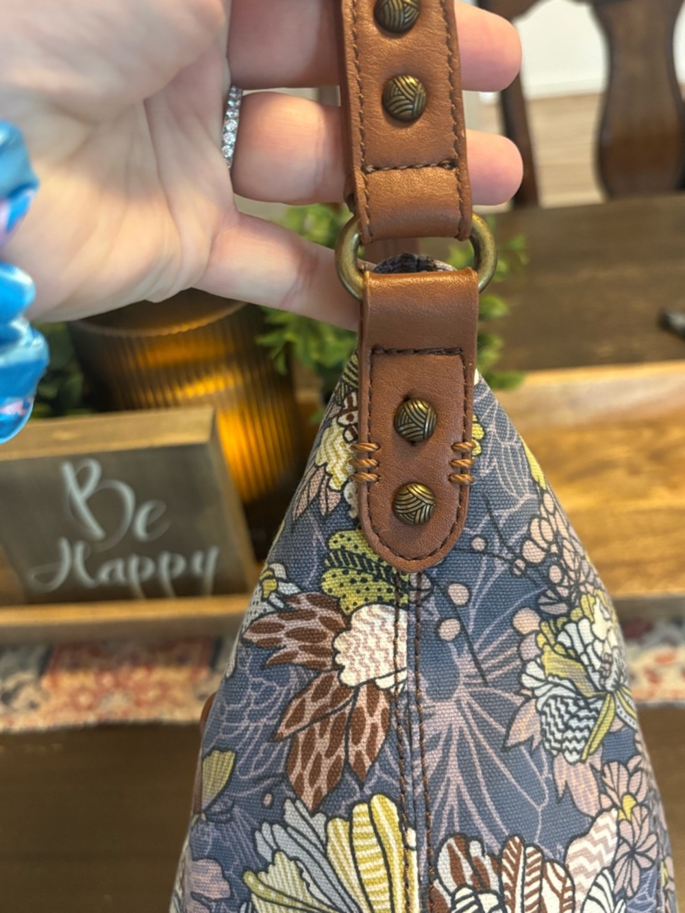 Sakroots Sequoia Shadow Flower Power Floral Hobo with Butterfly Keychain 😍 EUC - Picture 8 of 10
